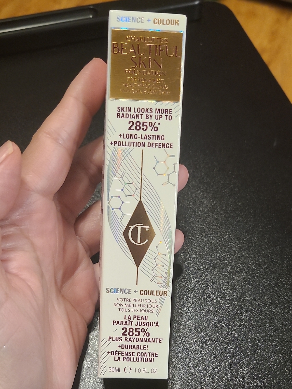 Charlotte Tilbury 2 Neutral CHARLOTTE'S BEAUTIFUL SKIN FOUNDATION